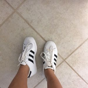 SUNDAY SALE💗💐Adidas ‘superstar’ sneakers | SZ.6